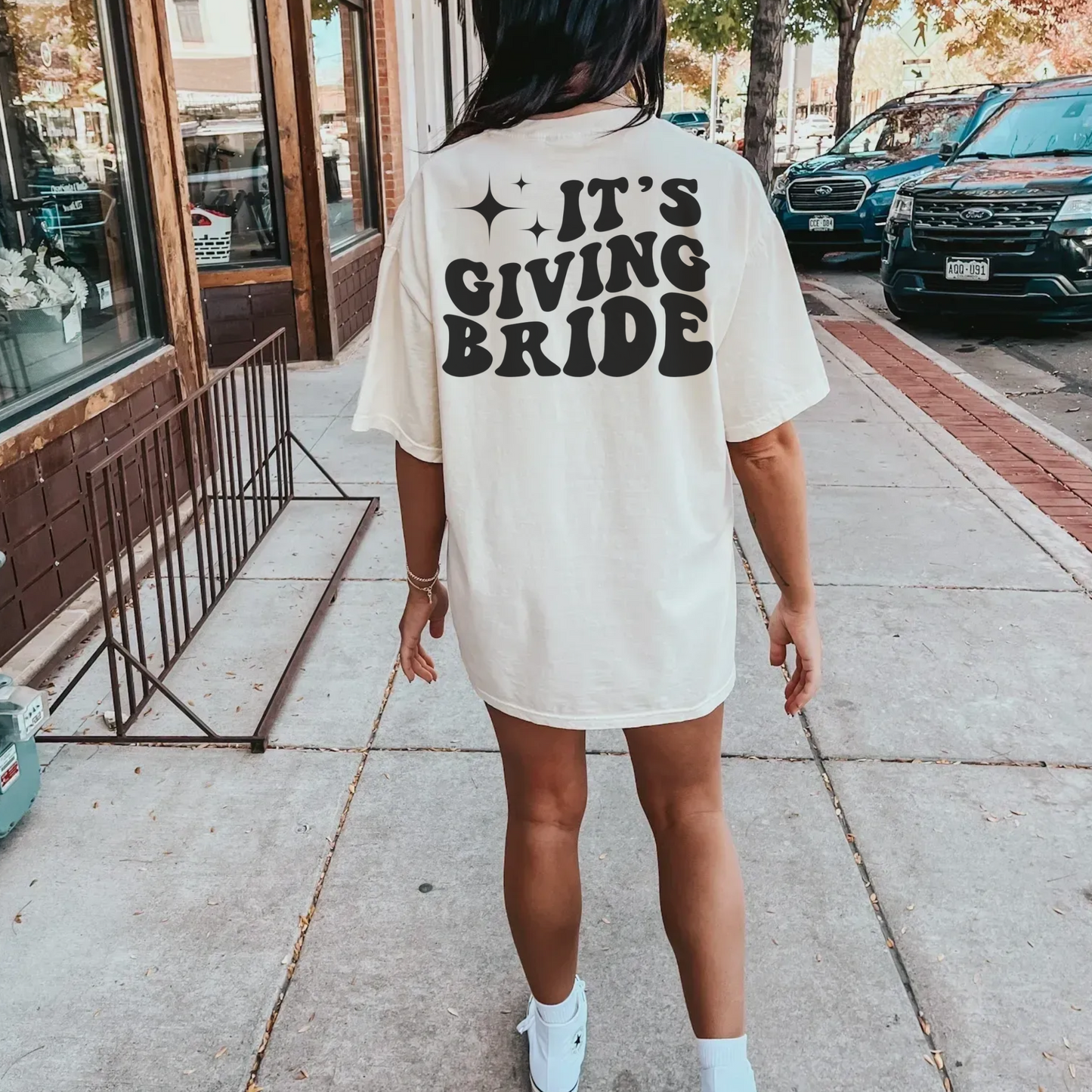 Custom It's Giving Comfort Colors Bachelorette Shirt